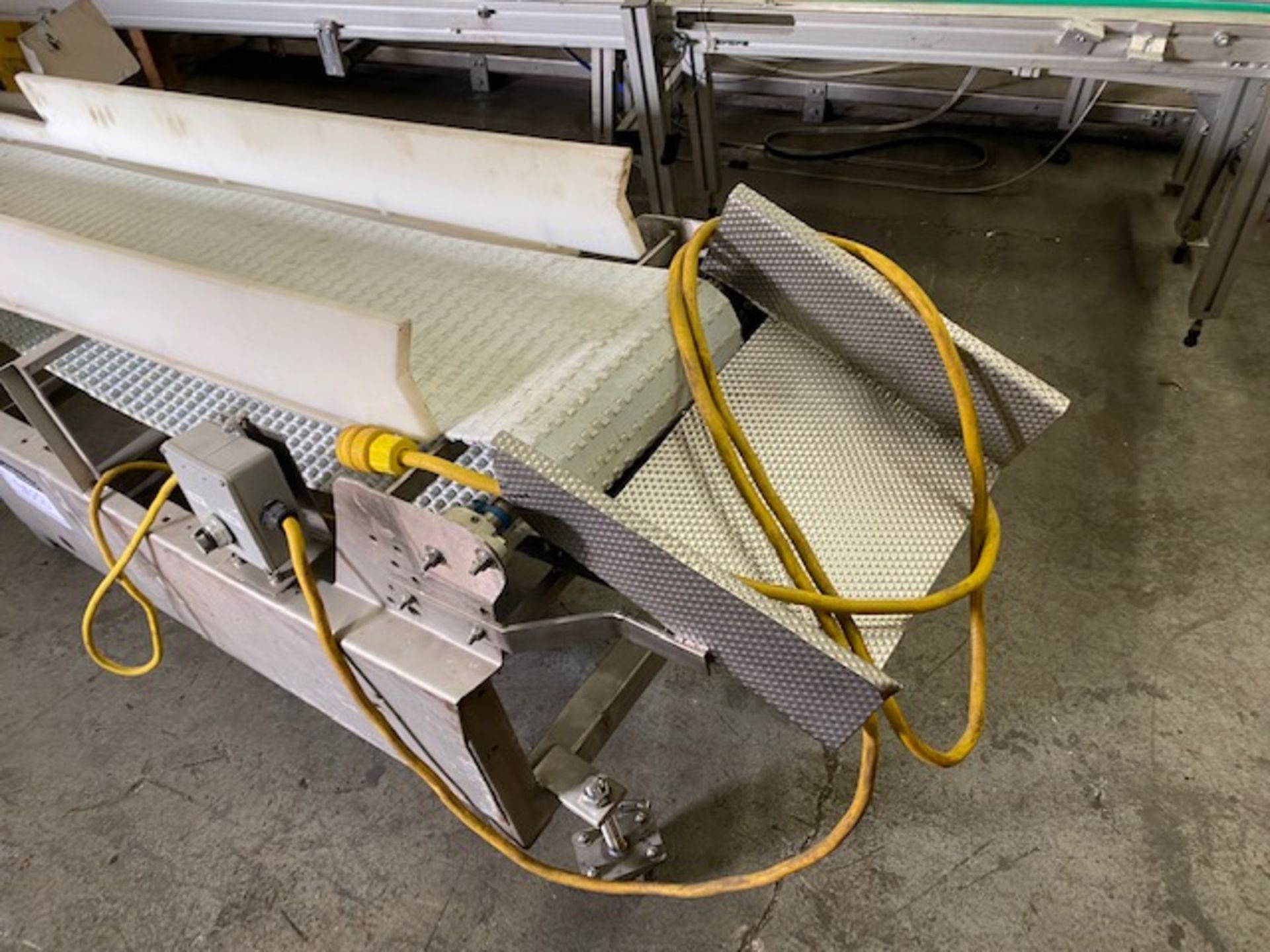 ANGLE CONVEYOR BELT(WHITE), CINTEX CONVEYOR SYSTEMS (102"L X 14"W) - Image 3 of 6