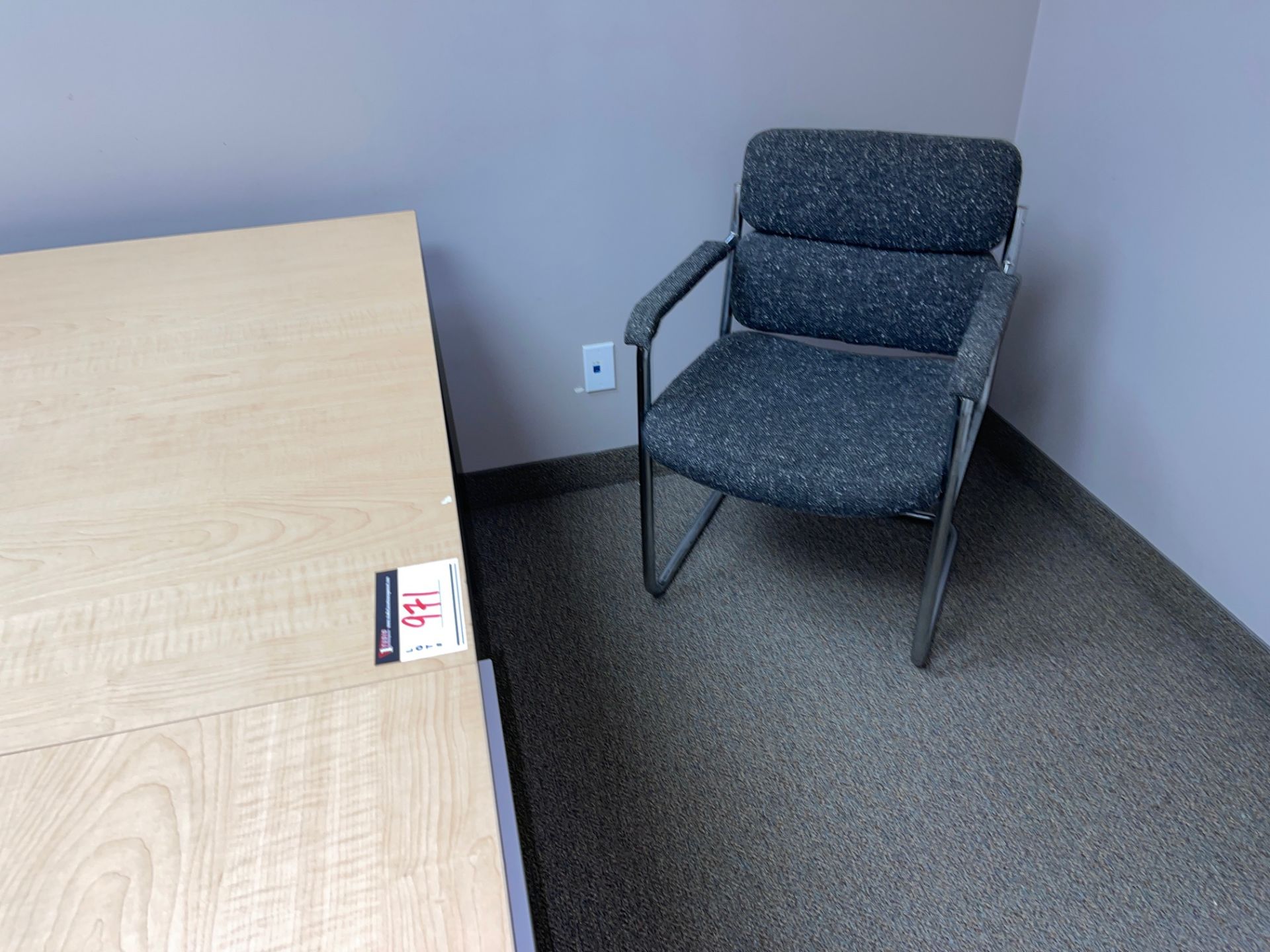 LOT/L-SHAPED DESK, STORAGE CABINET, BOOKSHELF, ARMCHAIR - Image 3 of 3