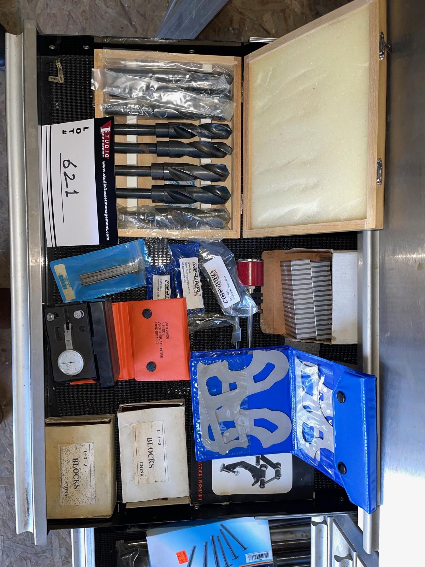 LOT/ BLOCKS AND GAUGES, LARGE DRILL SET