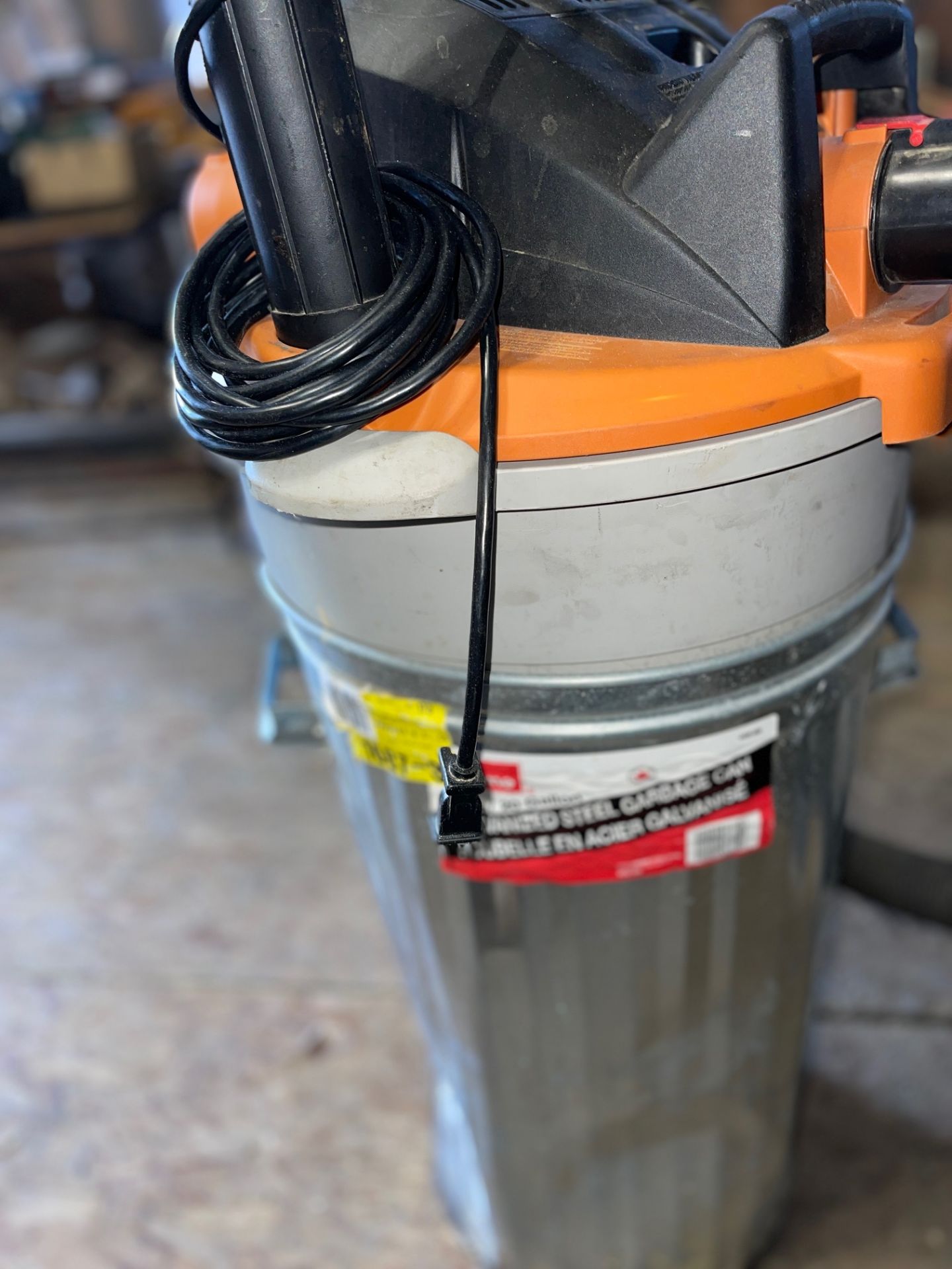 VACCUM CLEANER SHOP VAC, 20 GALLON 5.0 HP WITH GALVANIZED STEEL GARBAGE CAN - Image 2 of 3