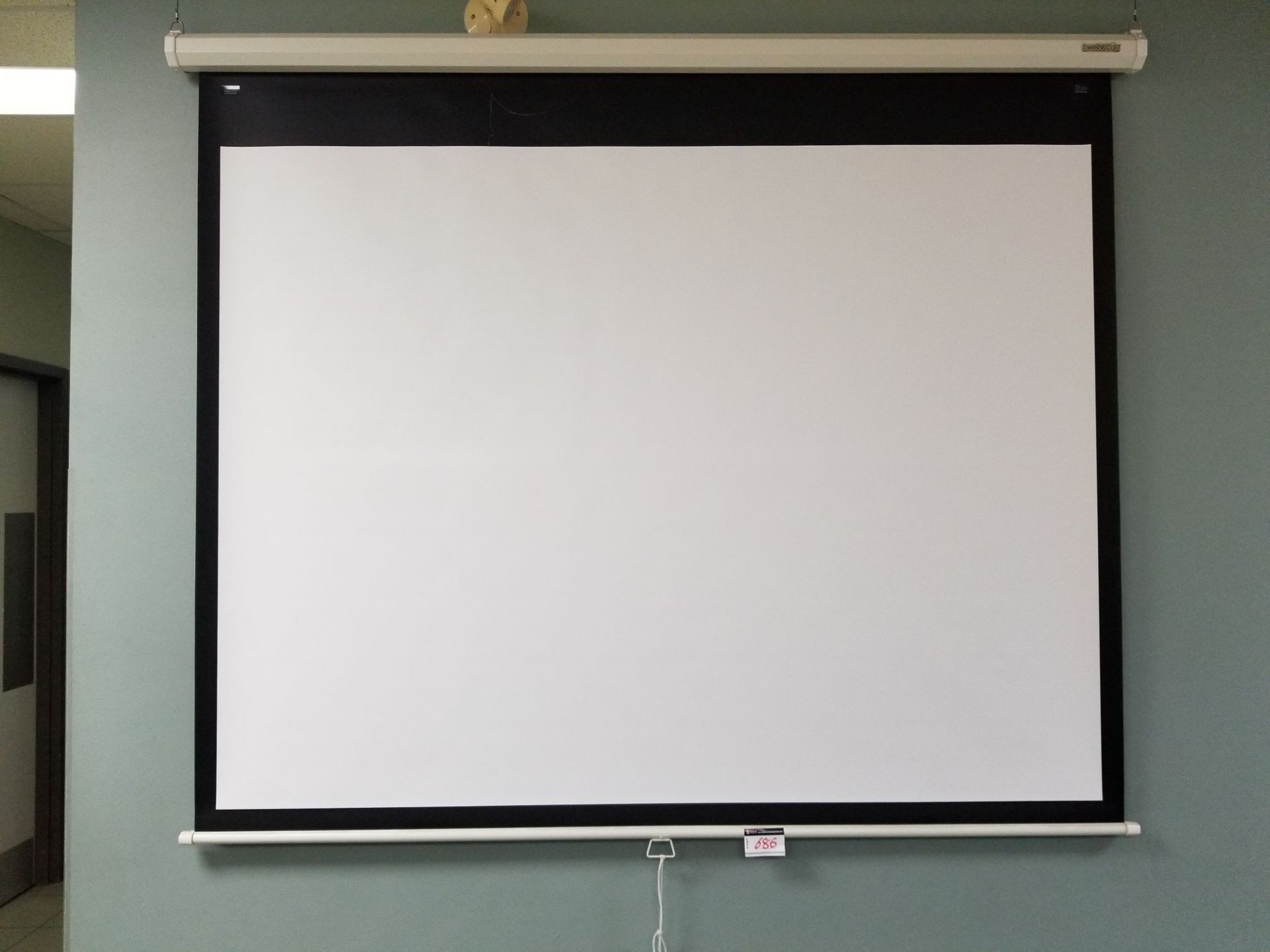 PROJECTOR SCREEN - Image 2 of 3