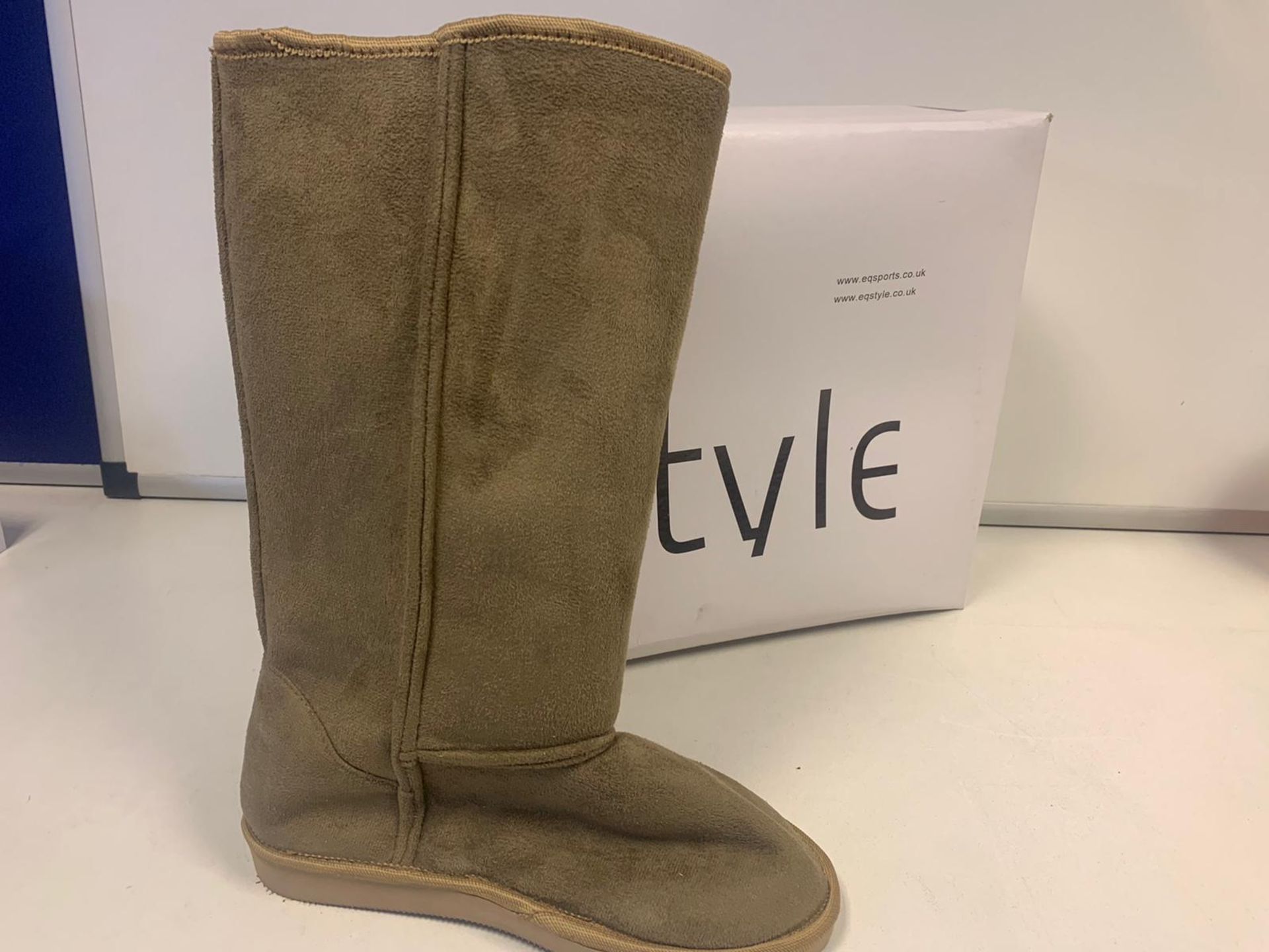 20 X BRAND NEW BOXED EQ STYLE WINTER BOOTS CAMEL SIZE 3 IN 2 BOXES