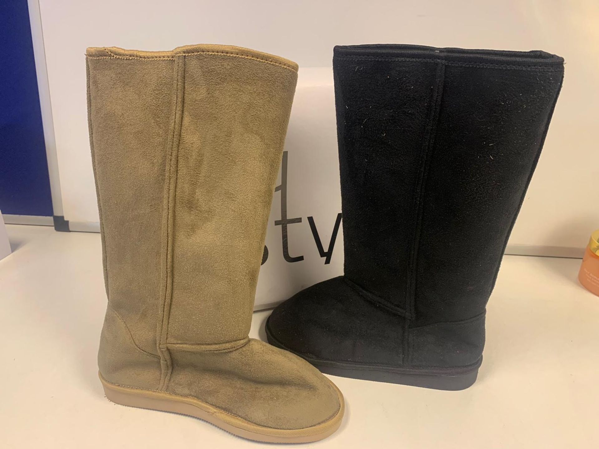 20 X BRAND NEW BOXED EQ STYLE WINTER BOOTS CAMEL AND BLACK SIZES 3 AND 5 IN 2 BOXES