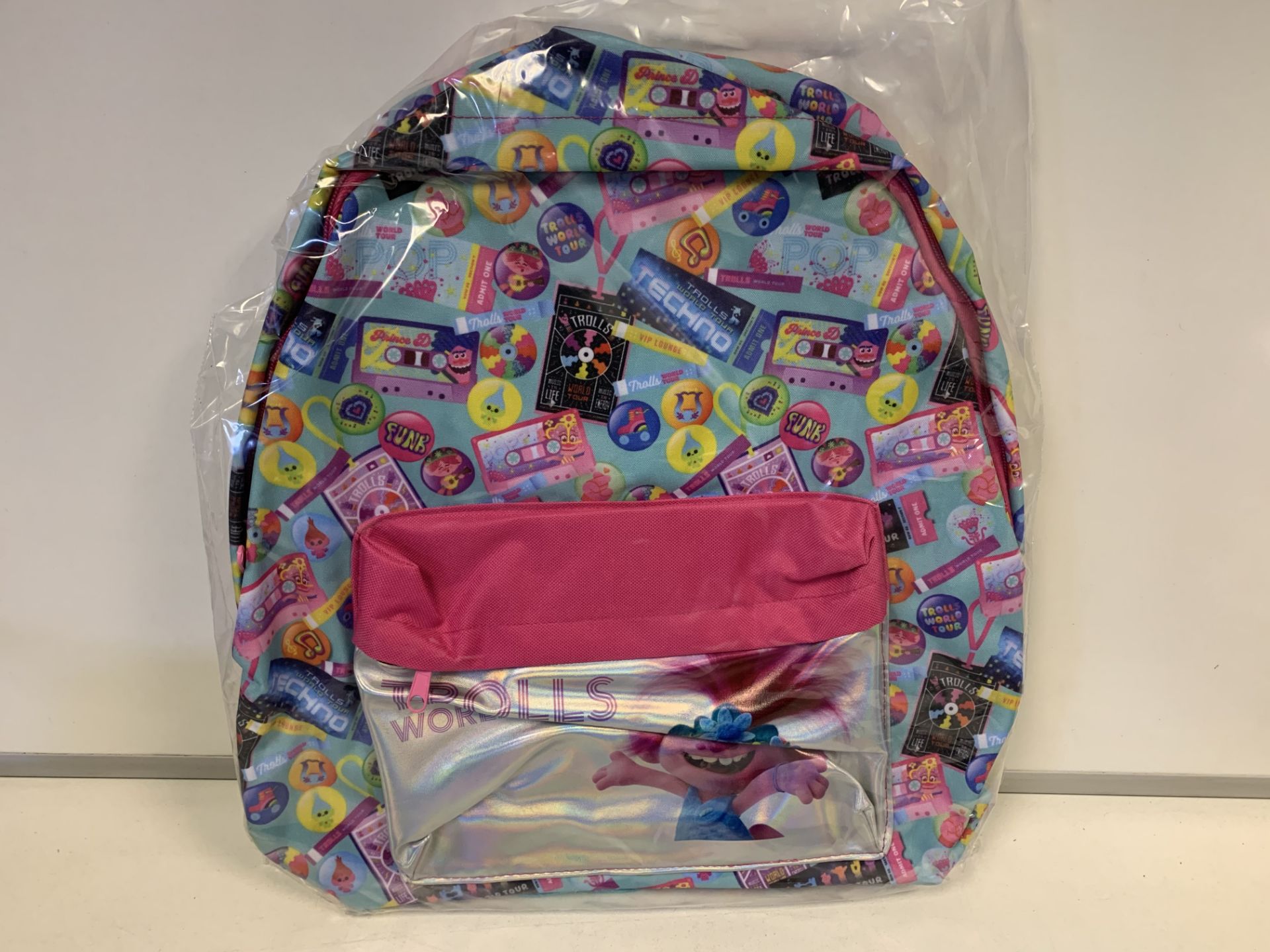 24 X BRAND NEW TROLLS MULTI COLOURED BACK PACKS IN 2 BOXES