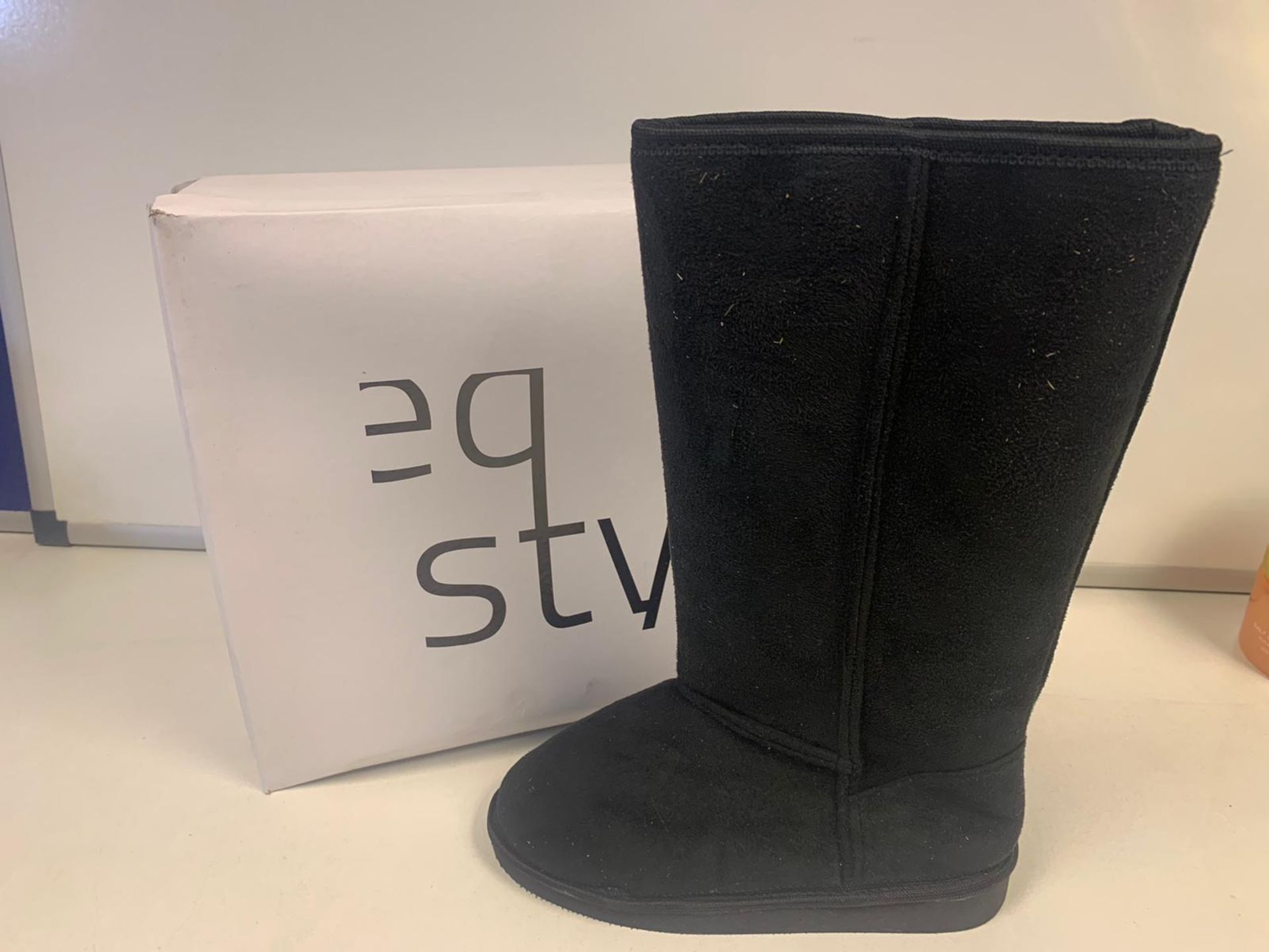 20 X BRAND NEW BOXED EQ STYLE WINTER BOOTS BLACK SIZE 3 IN 2 BOXES