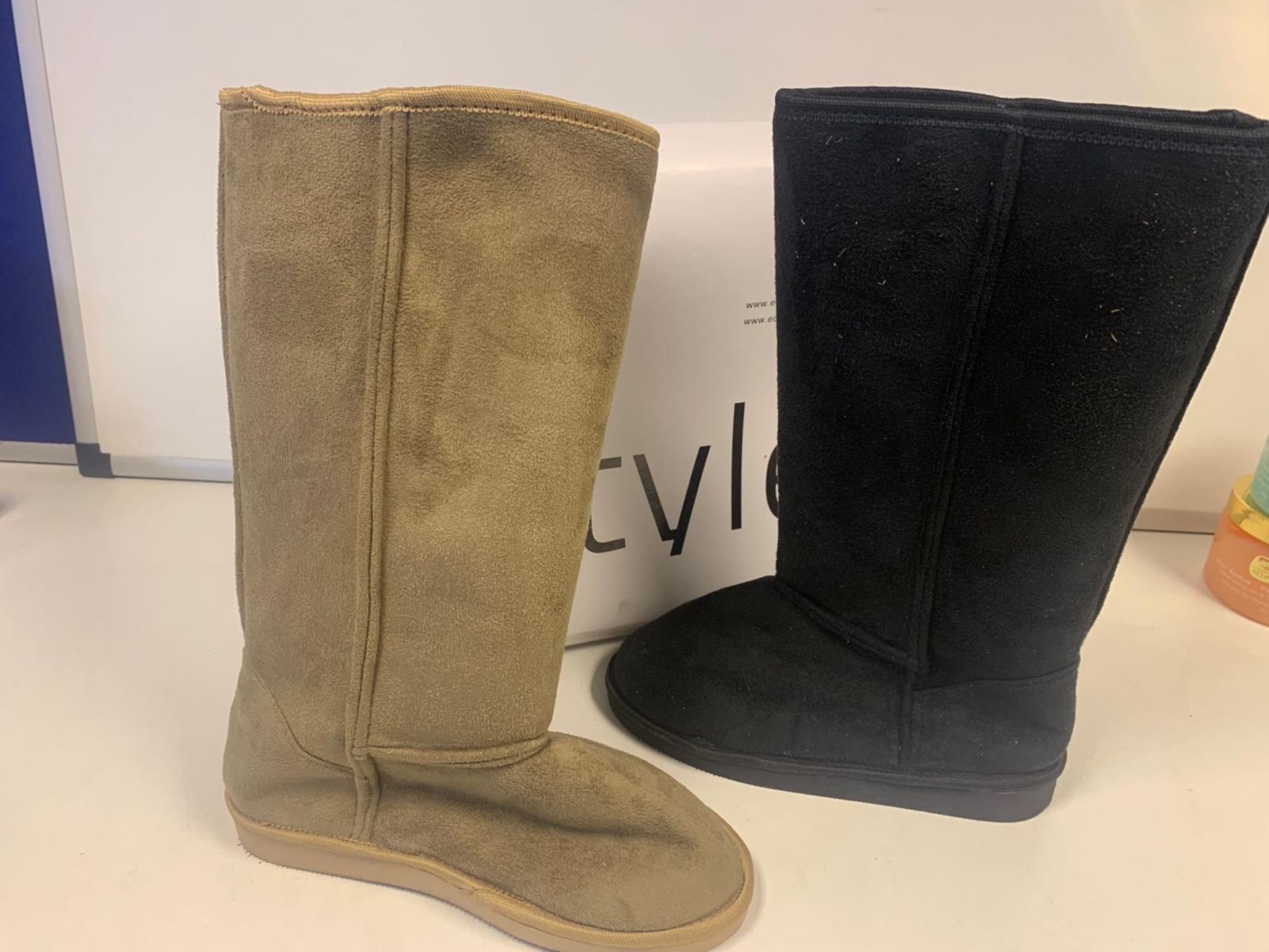 20 X BRAND NEW BOXED EQ STYLE WINTER BOOTS CAMEL AND BLACK SIZES 3 AND 7 IN 2 BOXES