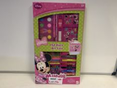 12 X BRAND NEW MINNIE MOUSE 52 PIECE ART CASES