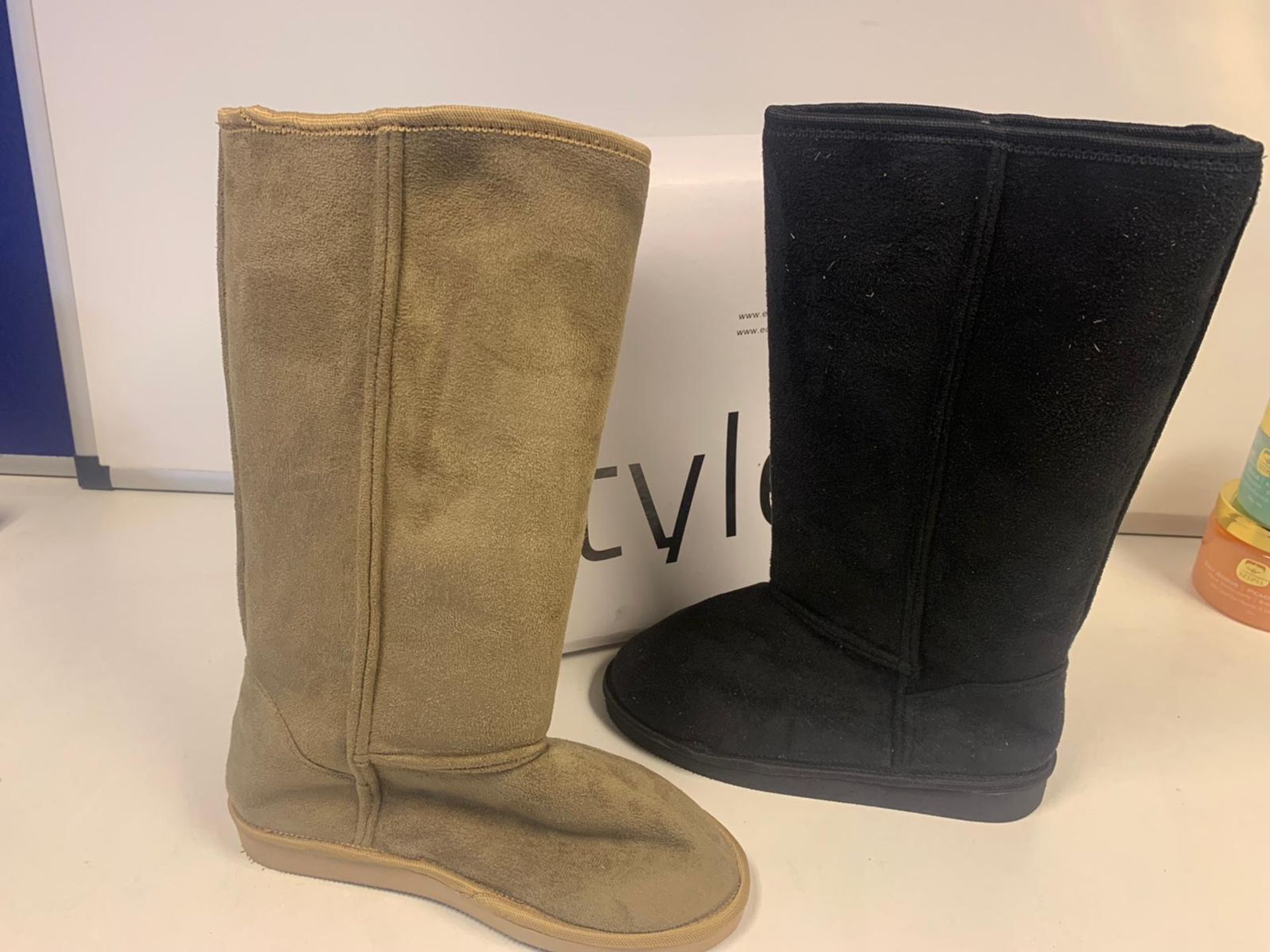 20 X BRAND NEW BOXED EQ STYLE WINTER BOOTS CAMEL AND BLACK SIZE 4 IN 2 BOXES