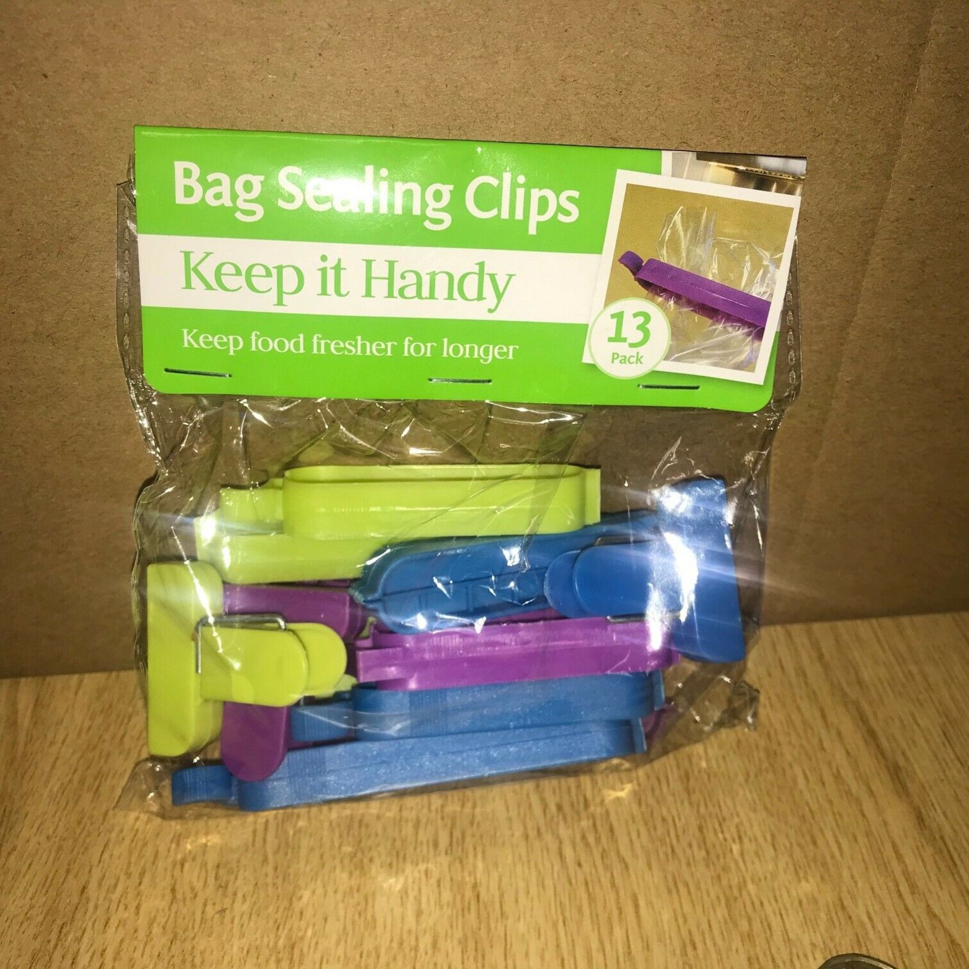 PALLET TO CONTAIN 600 PACKS OF 13 KEEP IT HANDY BAG SEALING CLIPS - KEEP FOOD FRESHER FOR LONGER