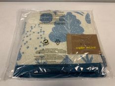 30 X BRAND NEW BOXED DONNA WILSON BIRD AND TREE CREAM HAND TOWELS 50 X 90CM RRP £14 EACH