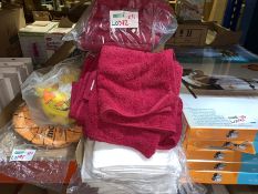 30 X BRAND NEW HAND TOWELS IN VARIOUS COLOURS