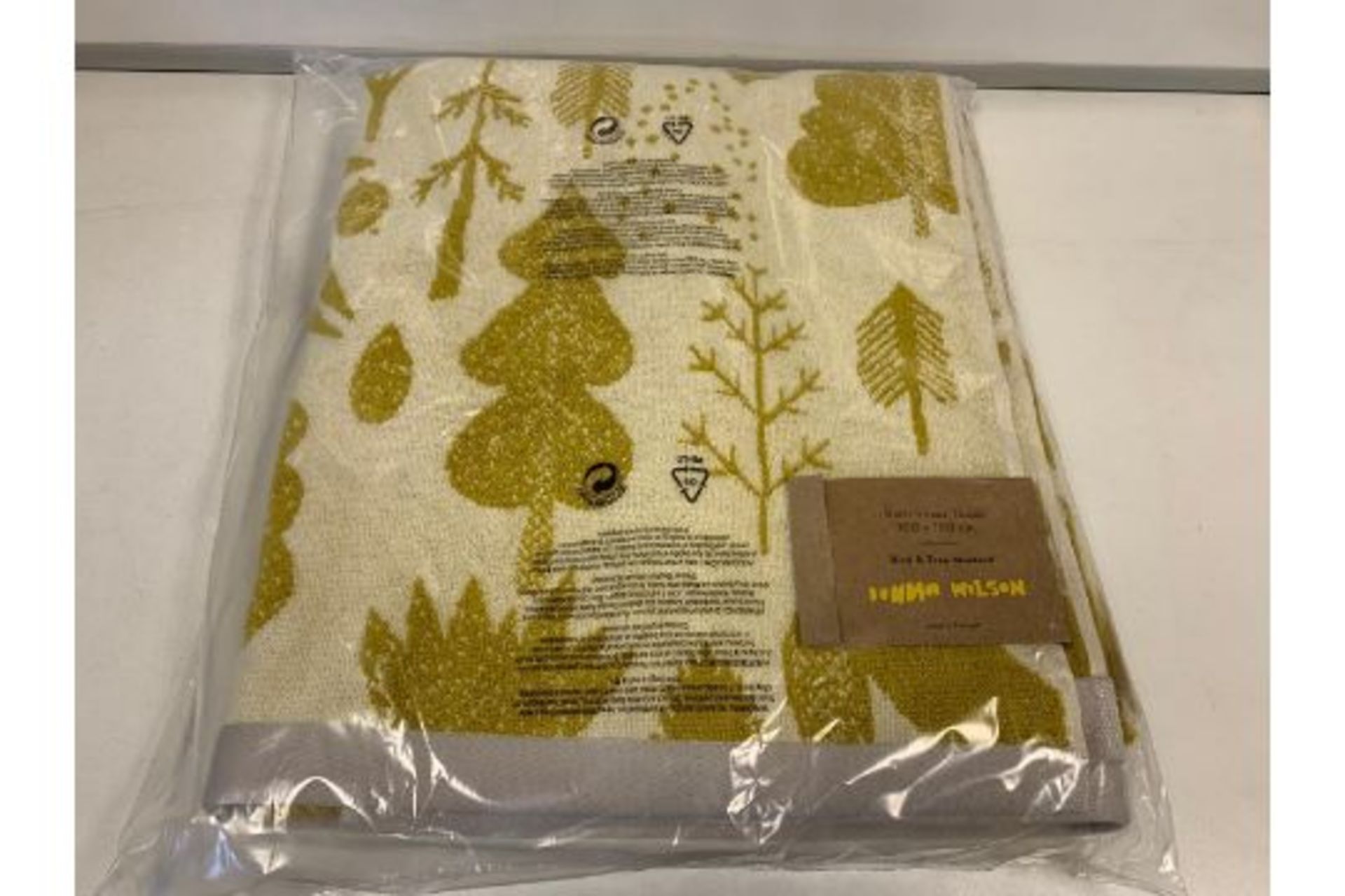 2 X BRAND NEW DONNA WILSON BIRD AND TREE BATH SHEETS SIZE 100 X 150CM