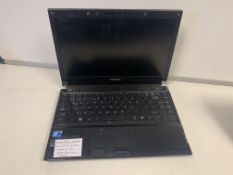 TOSHIBA R700 LAPTOP, INTEL CORE i5, 2.4GHZ, WINDOWS 10 PRO, 320GB HARD DRIVE WITH CHARGER