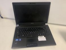 TOSHIBA R840 LAPTOP, INTEL CORE i7, 2.7GHZ, WINDOWS 10 PRO, 320GB HDO WITH CHARGER