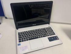 ASUS X501A LAPTOP, INTEL CORE i3, 2.2GHZ, NO OPERATING SYSTEM WITH CHARGER