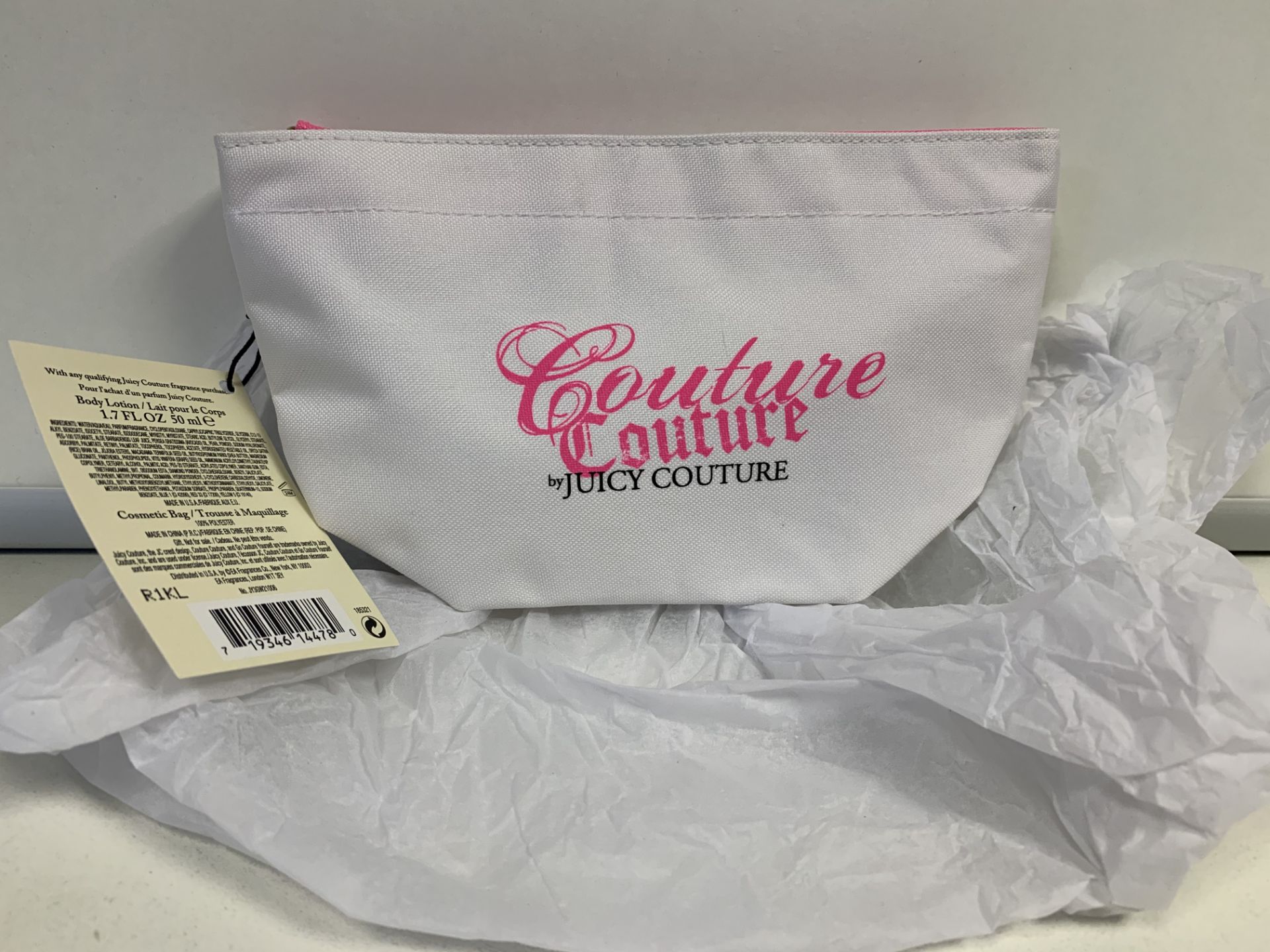 2 X JUICY COUTURE COSMETIC BAGS WITH 2 X 50ML BODY LOTION