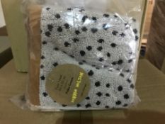 15 X DONNA WILSON POLKA CREAM FACE TOWEL SIZE 30 X 30 CM