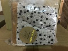 15 X DONNA WILSON POLKA CREAM FACE TOWEL SIZE 30 X 30 CM