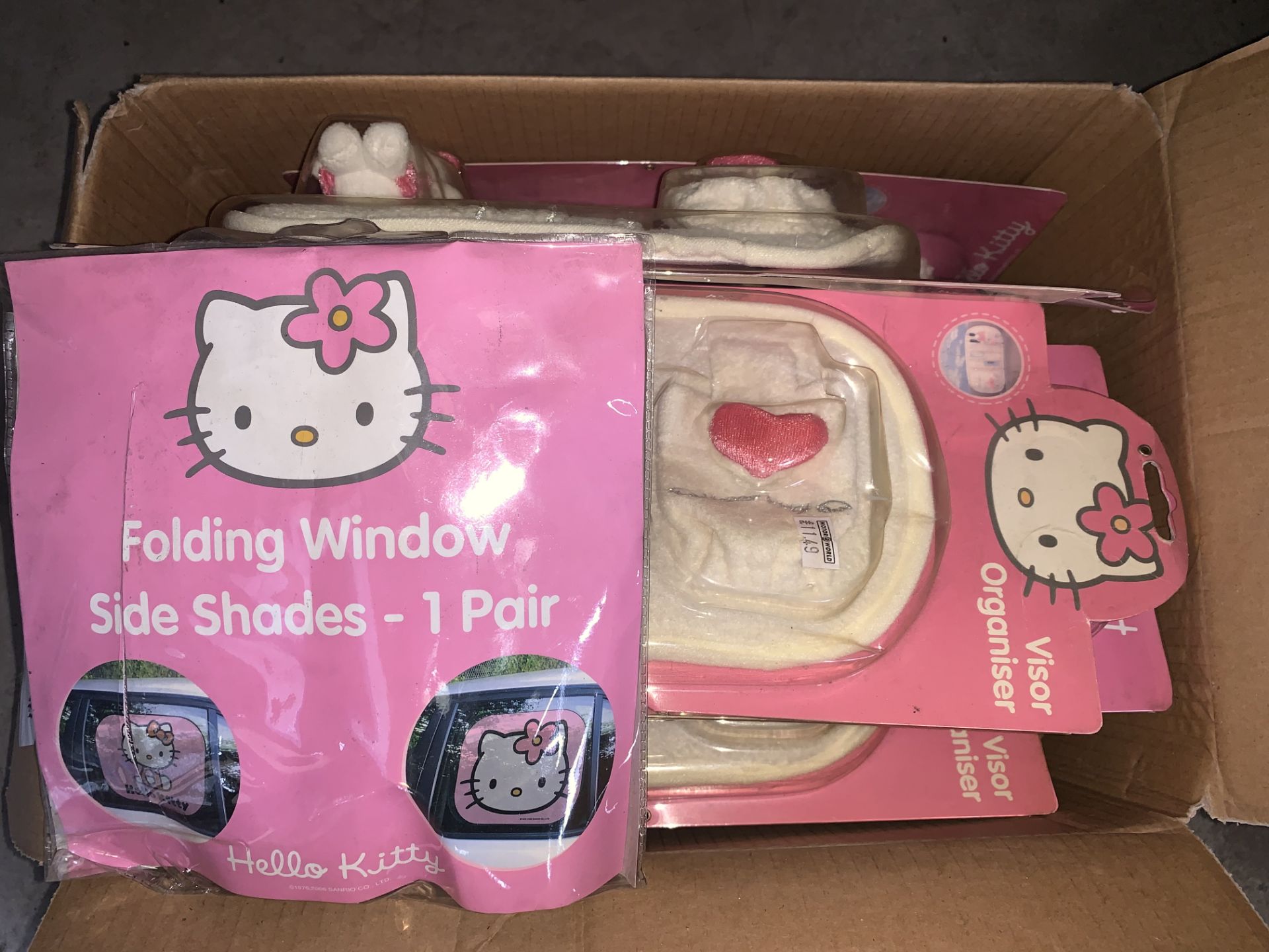 12 X MIXED HELLO KITTY CAR ACCESSORIES INCLUDING SUN SHADES, VISOR ORGANISERS, ETC