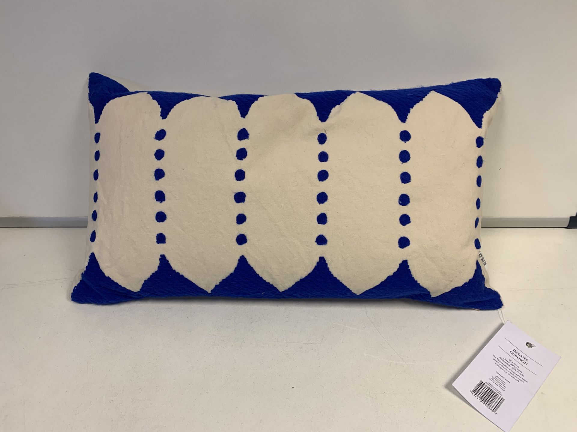 7 X BRAND NEW JAY ST. BLOCK PRINT COMPANY DALANA CUSHION RRP £30 (129/19)