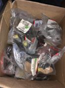 34 PIECE MIXED CAR PARTS FOR VARIOUS VEHICLES