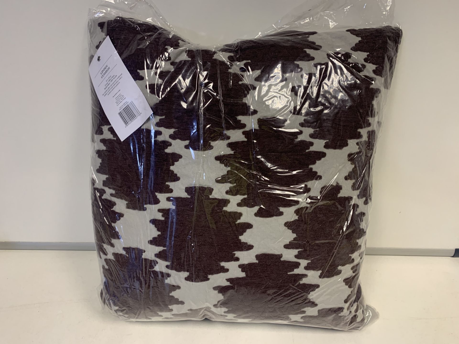 3 X BRAND NEW JAY ST. BLOCK PRINT COMPANY LINDEN CUSHION RRP £40 (124/19)