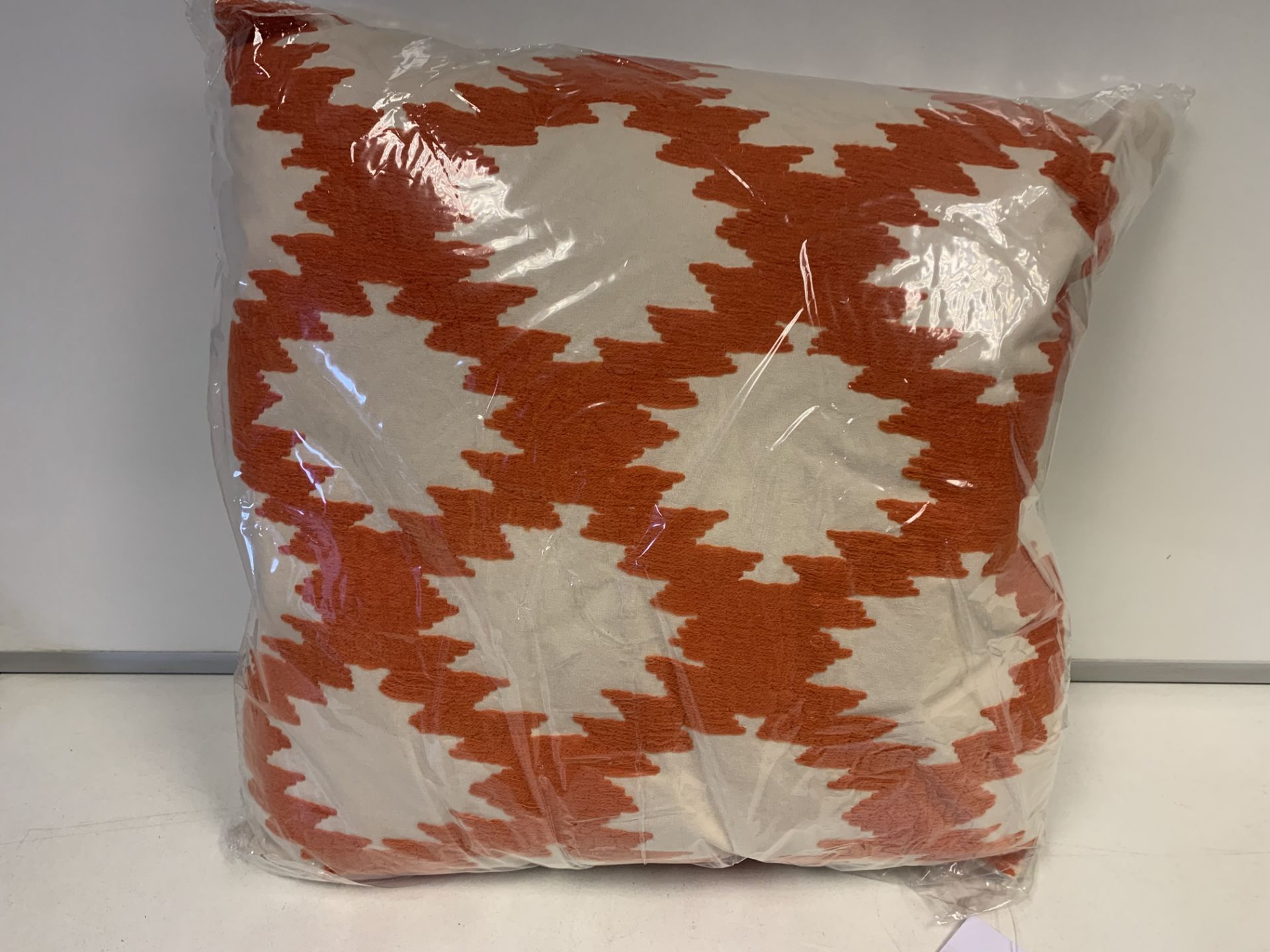 10 X BRAND NEW JAY ST. BLOCK PRINT COMPANY LINDEN CUSHION RRP £40 (131/19)