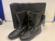 BRAND NEW BOXED OXFORD WATERPROOF BOOTS SIZE 9 (83/19)