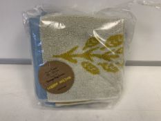 60 X BRAND NEW BOXED DONNA WILSON SAUSAGE DOG CREAM FACE TOWELS 30 X 30CM RRP £5 EACH