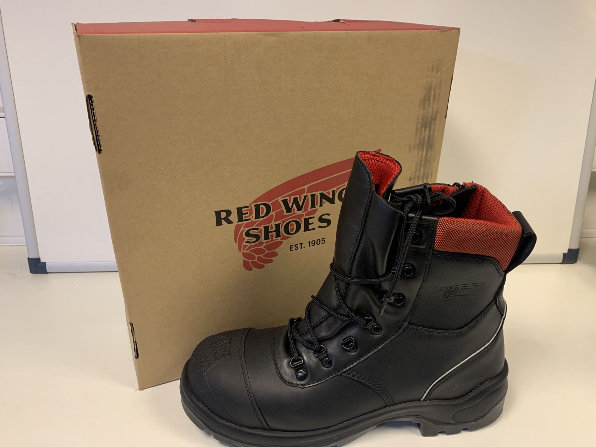 6 X BRAND NEW BOXED RED WING NON METALLIC TOE PUNCTURE RESISTANT SIZE 3.5 WORK BOOTS