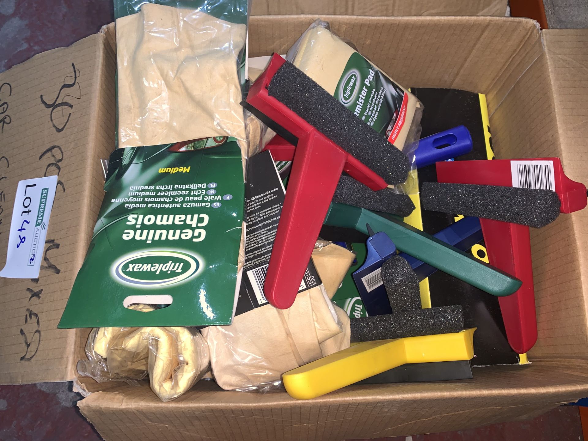 30 PIECE MIXED CAR CLEANING LOT INCLUDING CHAMOIS, ICE SCRAPERS, STEEL WOOL, ETC