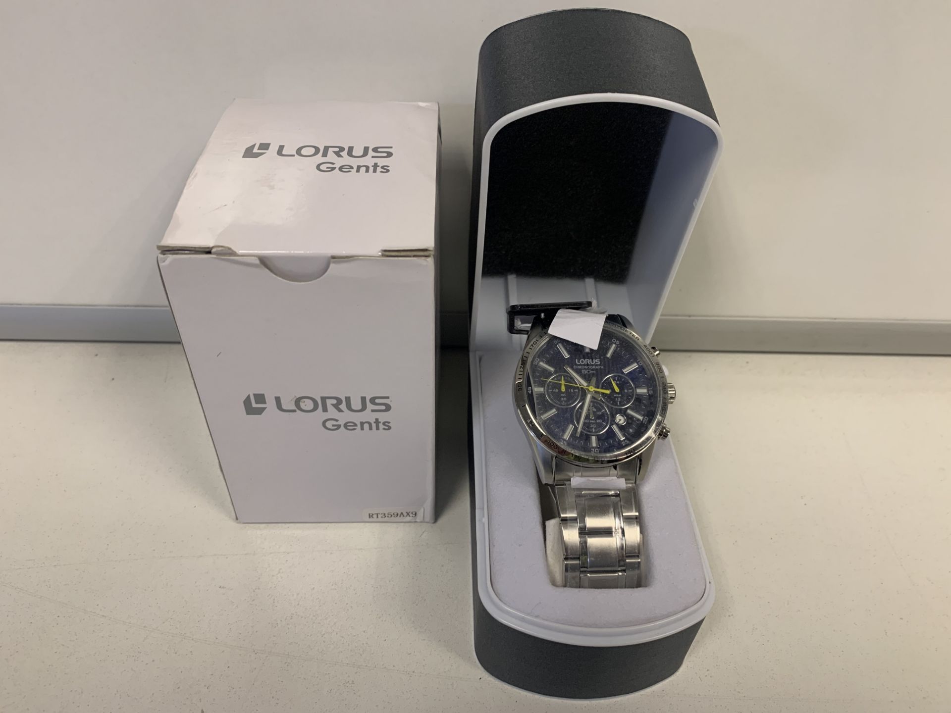 BRAND NEW RETAIL BOXED LORUS MENS CHRONOGRAPH STAINLESS STEEL BRACELET WATCH