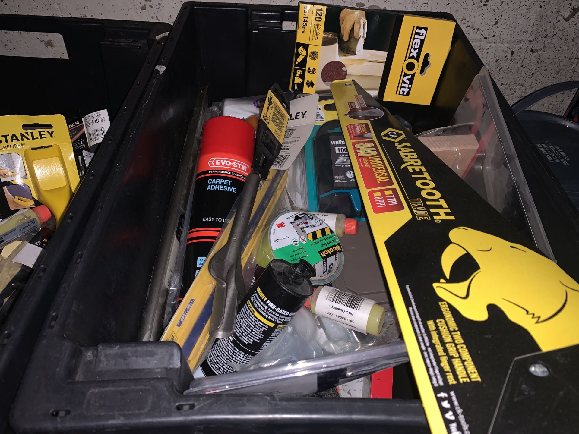 50 PIECE MIXED TOOL LOT INCLUDING SABRETOOTH SAW, DEWALT DRILL BITS, SANDING SHEETS, ETC