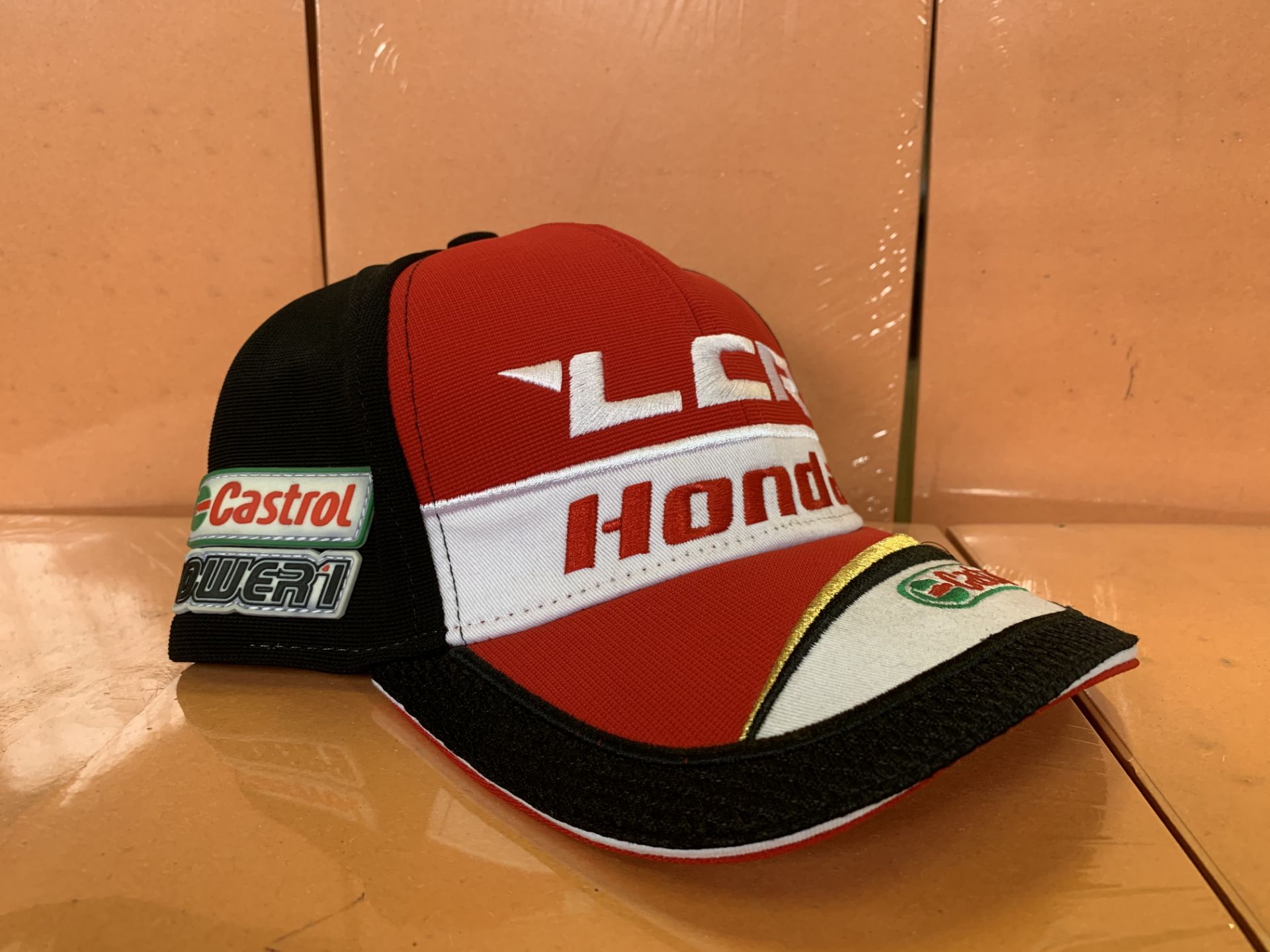 25 X BRAND NEW OFFICIAL HONDA LCR CAPS