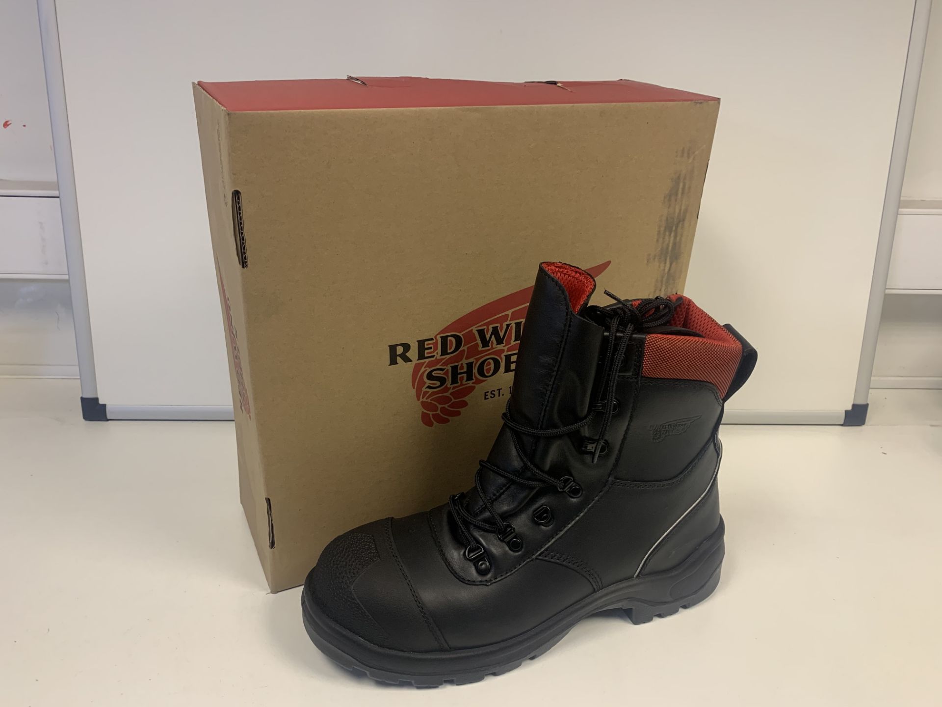 6 X BRAND NEW BOXED RED WING NON METALLIC TOE PUNCTURE RESISTANT SIZE 4 WORK BOOTS (264/02)