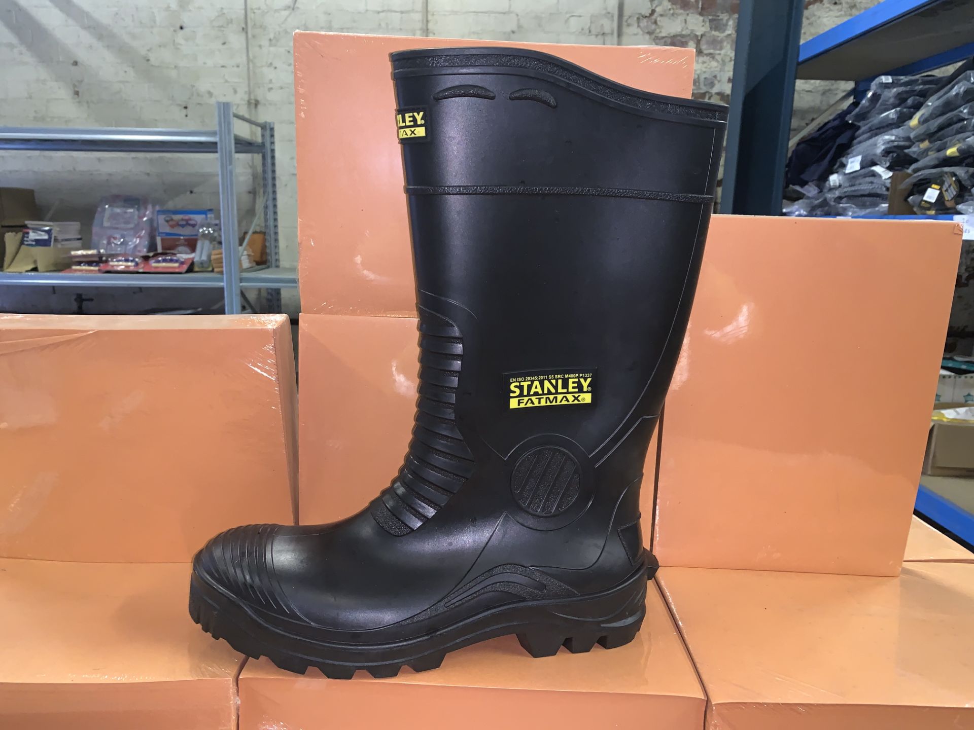 6 X BRAND NEW PAIRS OF STANLEY VANCOUVER SAFETY WELLINGTON BOOTS IN VARIOUS SIZES