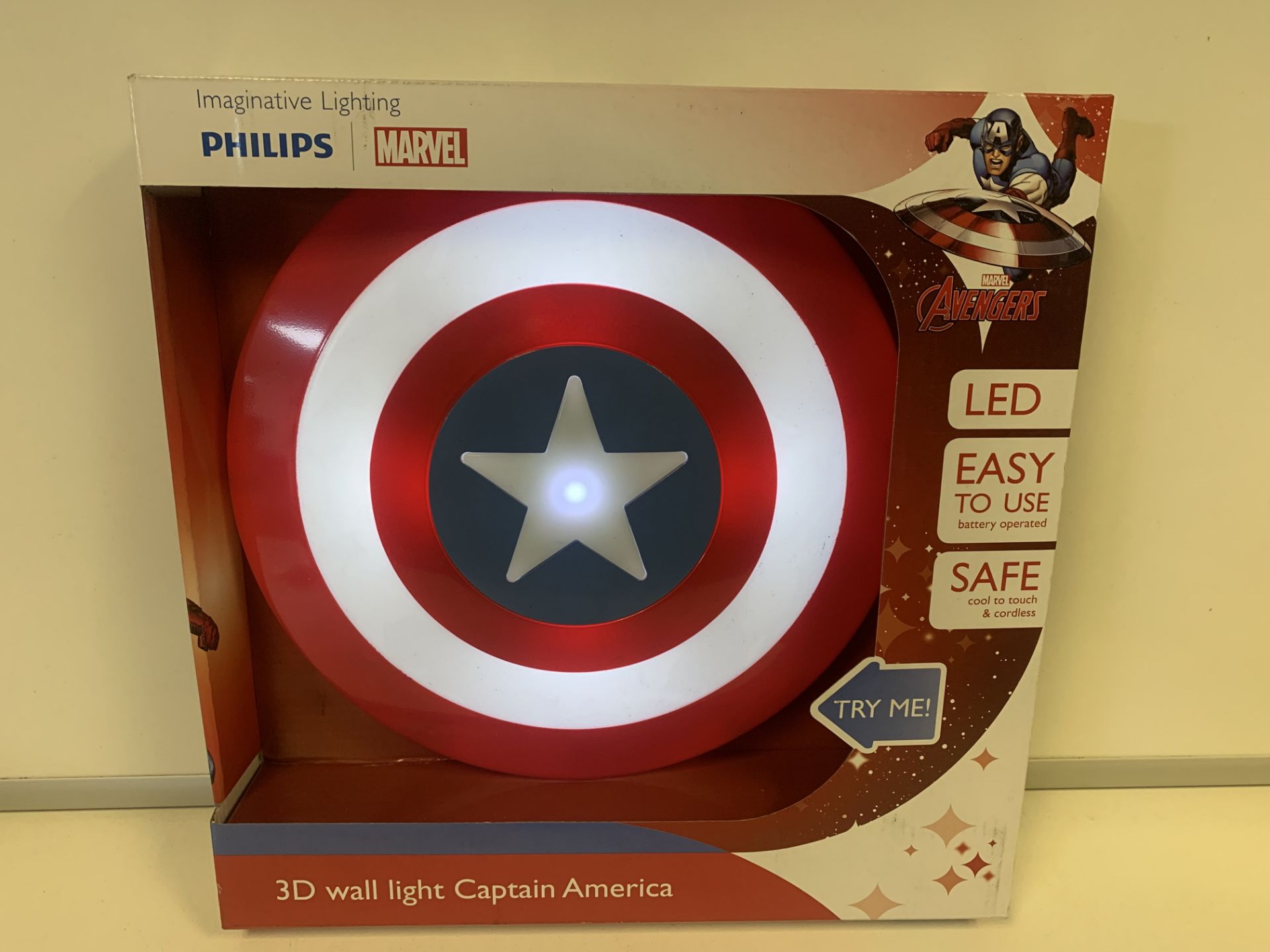 6 x NEW BOXED PHILIPS MARVEL CAPTAIN AMERICA 3D LED WALL LIGHTS. RRP £30 EACH