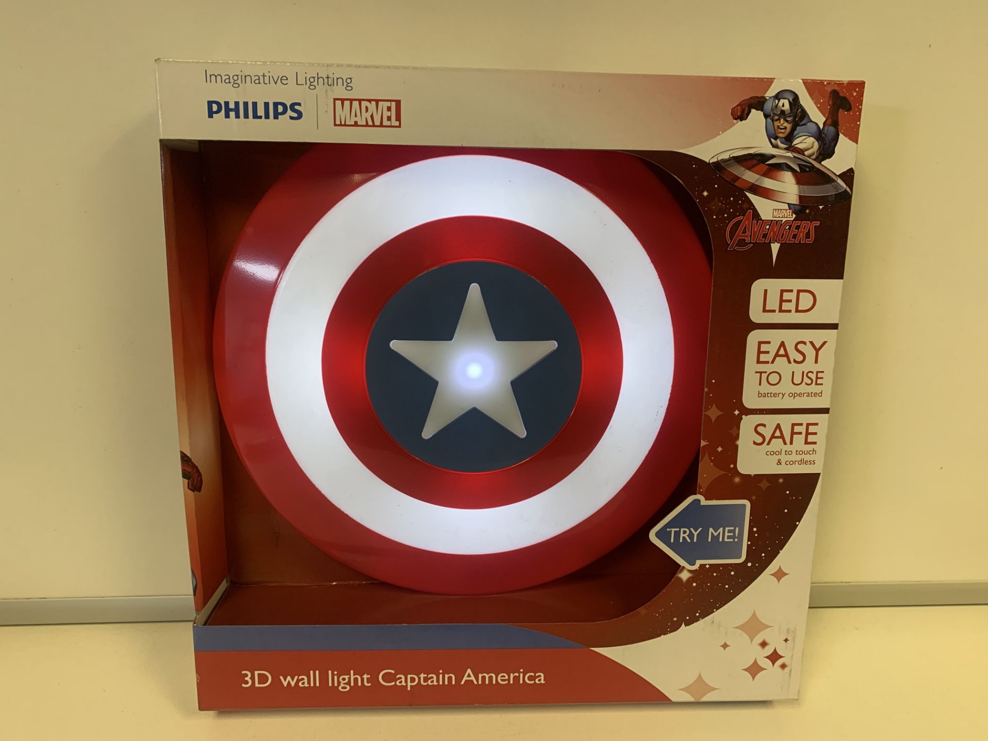 6 x NEW BOXED PHILIPS MARVEL CAPTAIN AMERICA 3D LED WALL LIGHTS. RRP £30 EACH