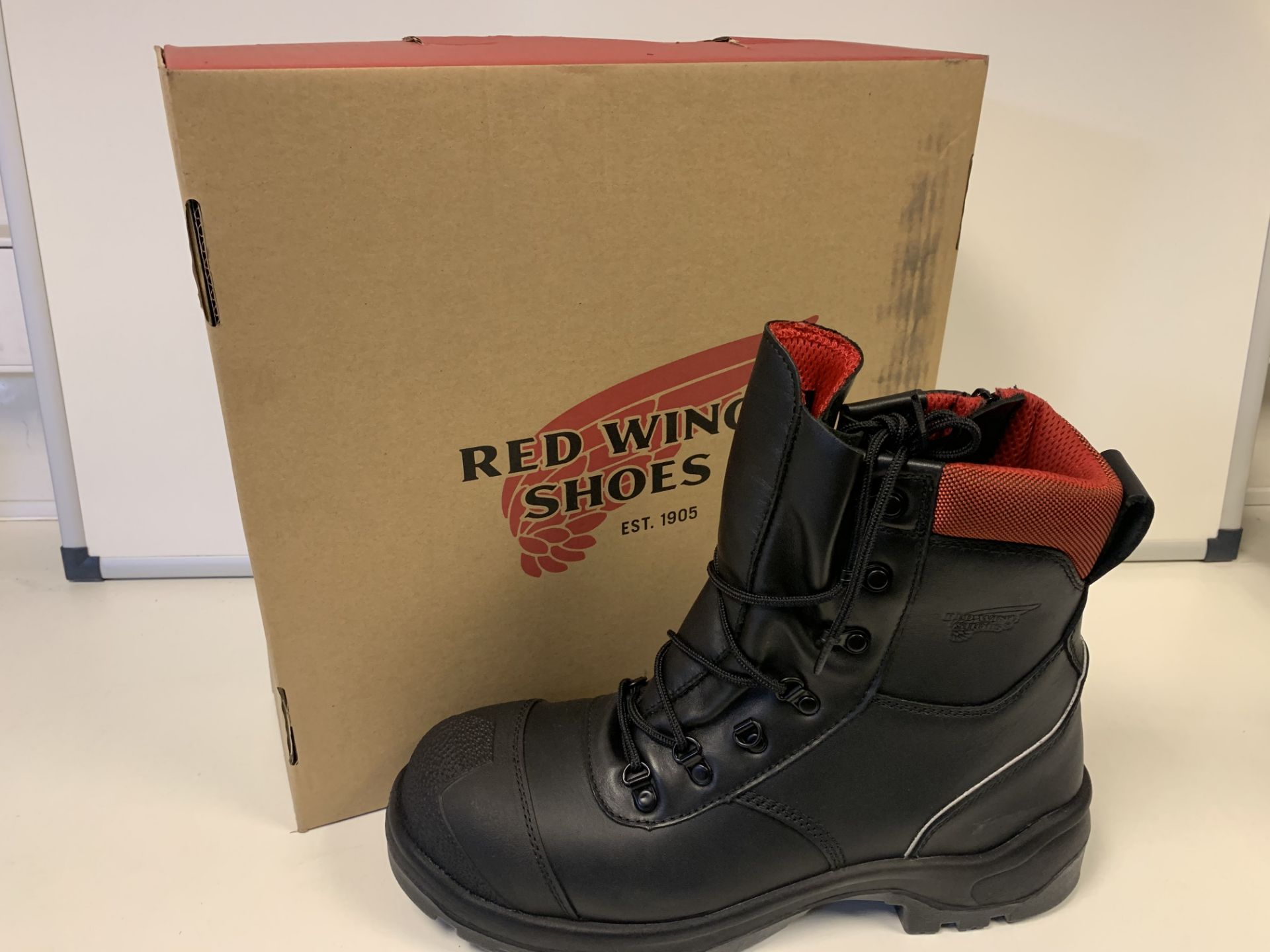 6 X BRAND NEW BOXED RED WING NON METALLIC TOE PUNCTURE RESISTANT SIZE 3.5 WORK BOOTS (667/02)