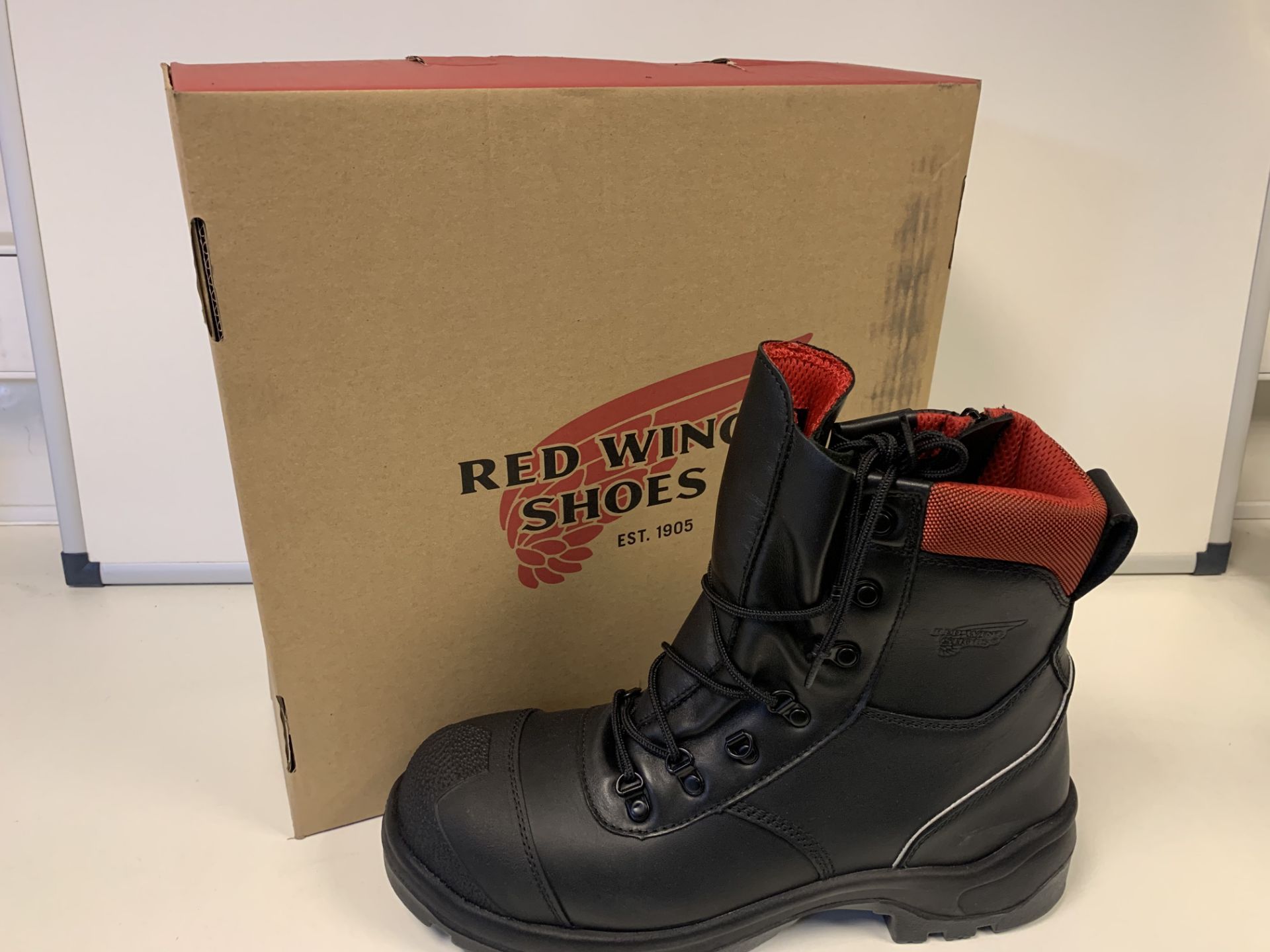 6 X BRAND NEW BOXED RED WING NON METALLIC TOE PUNCTURE RESISTANT SIZE 3.5 WORK BOOTS (663/02)