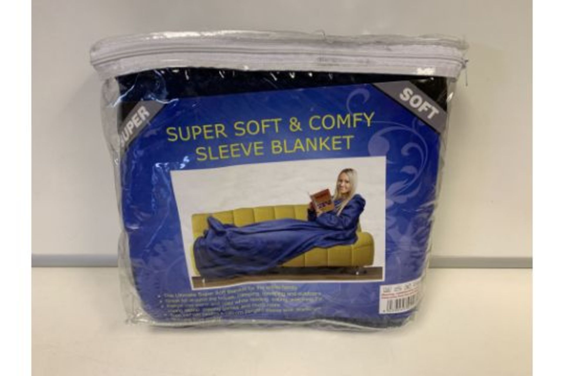 18 X BRAND NEW SUPER SOFT AND COMFY SLEEVE BLANKETS