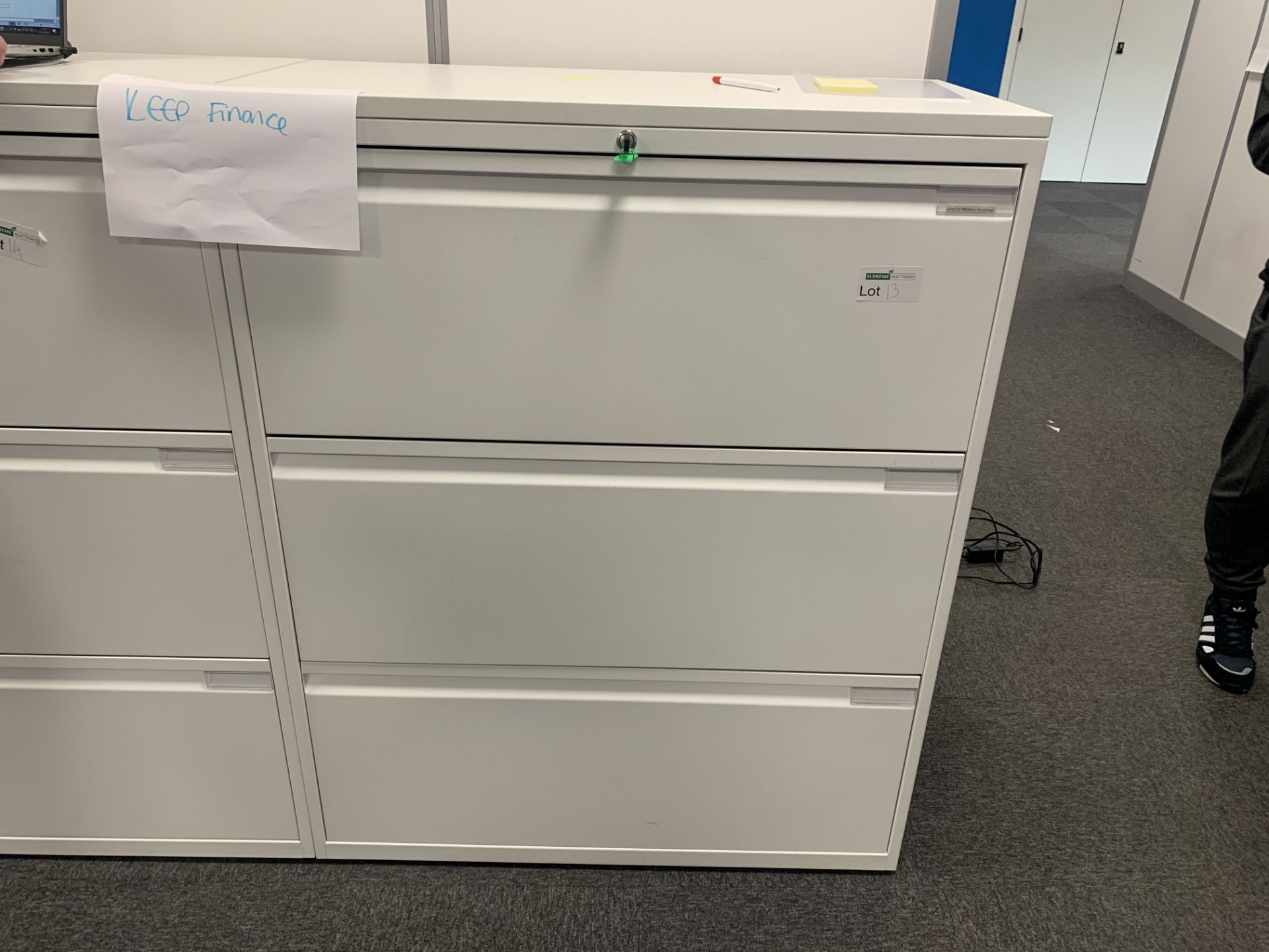 3 DOOR LOCKABLE METAL FILING CABINET