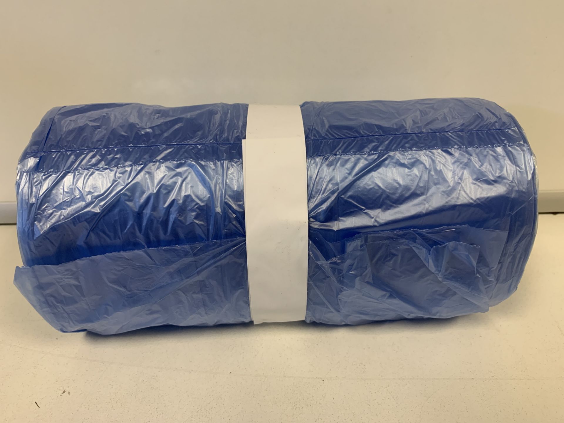 13500 X BRAND NEW BOXED BLUE HIGH DENSITY BAGS ON A ROLL FOR FOOD USE 215 X 365 X 325MM