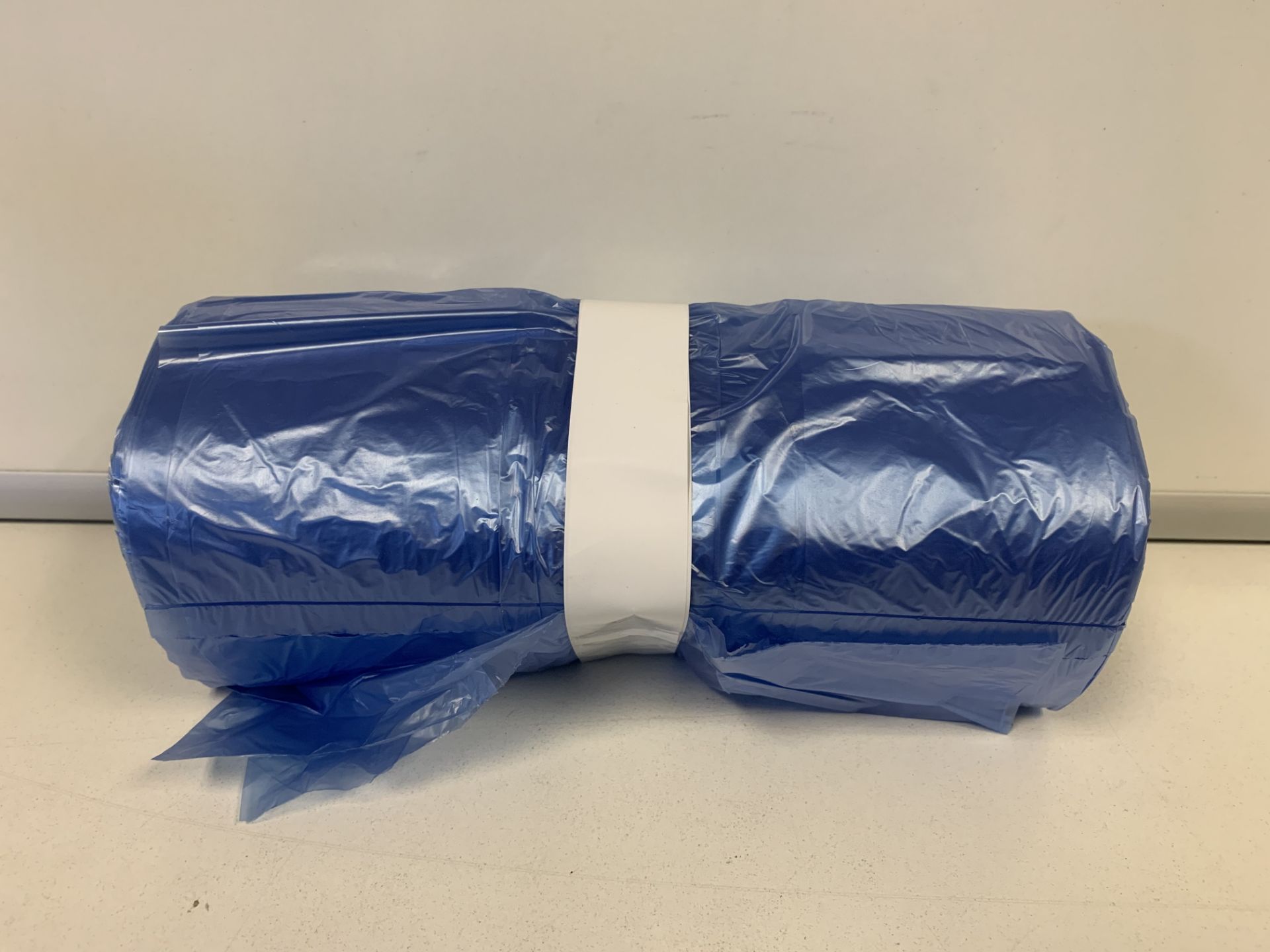 2100 X BRAND NEW BLUE HIGH DENSITY BAGS FOR FOOD USE IN 21 BOXES 405 X 737 X 990MM