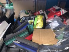 40 PIECE MIXED LOT INCLUDING STORAGE BAGS, TOW ROPES, ICE SCRAPERS, ETC