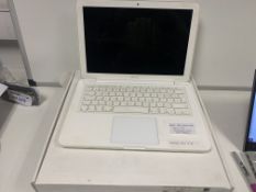 BOXED APPLE MACBOOK LAPTOP, APPLE X OPERATING SYSTEM, 250GB HARD DRIVE WITH NEW CHARGER