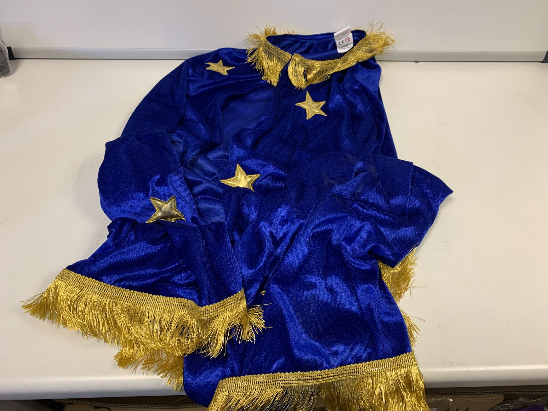 43 X BRAND NEW BLUE AND GOLD CHILDRENS CAPES