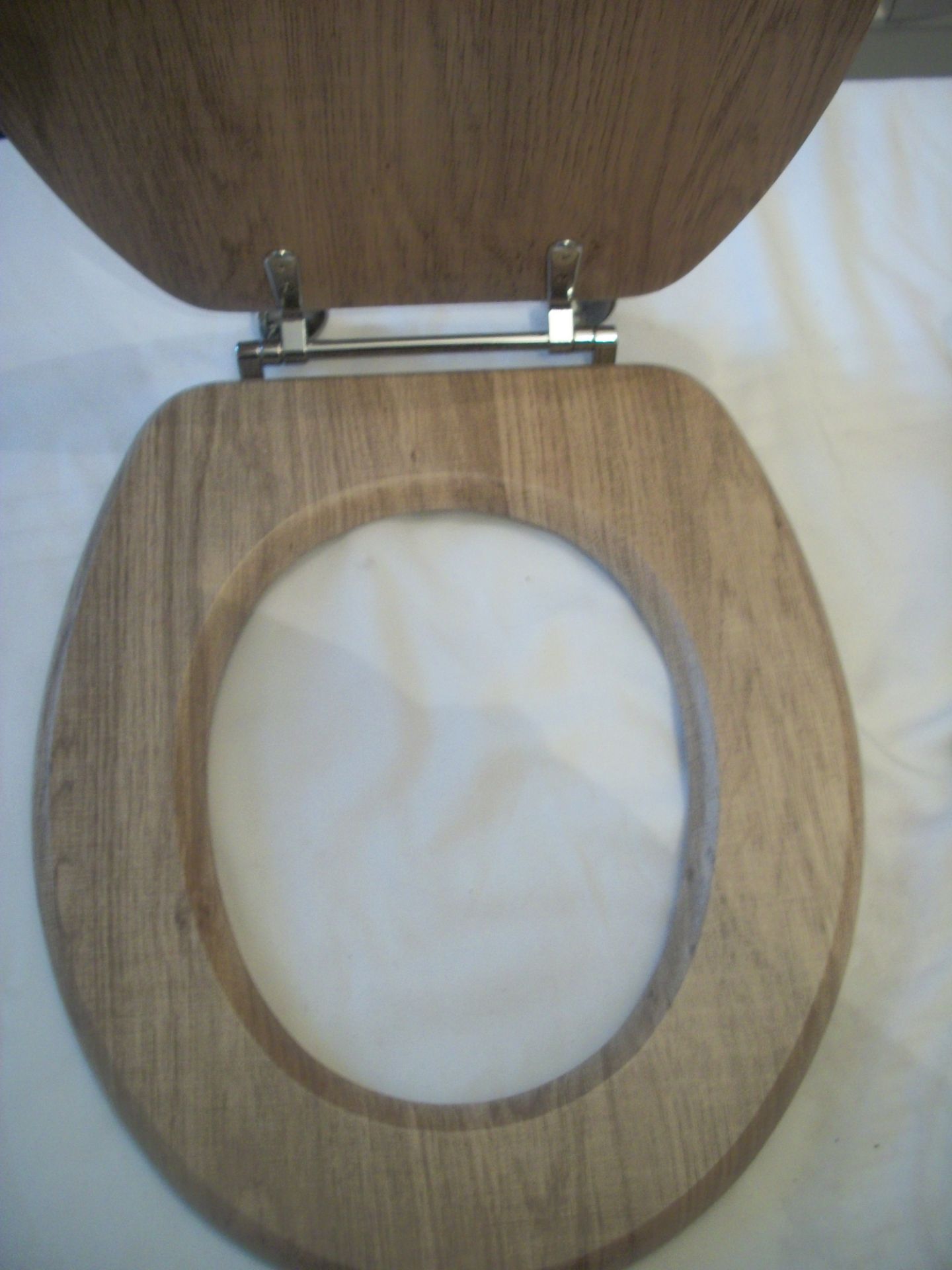 Wooden Toilet Seat Ex Display - Image 2 of 2