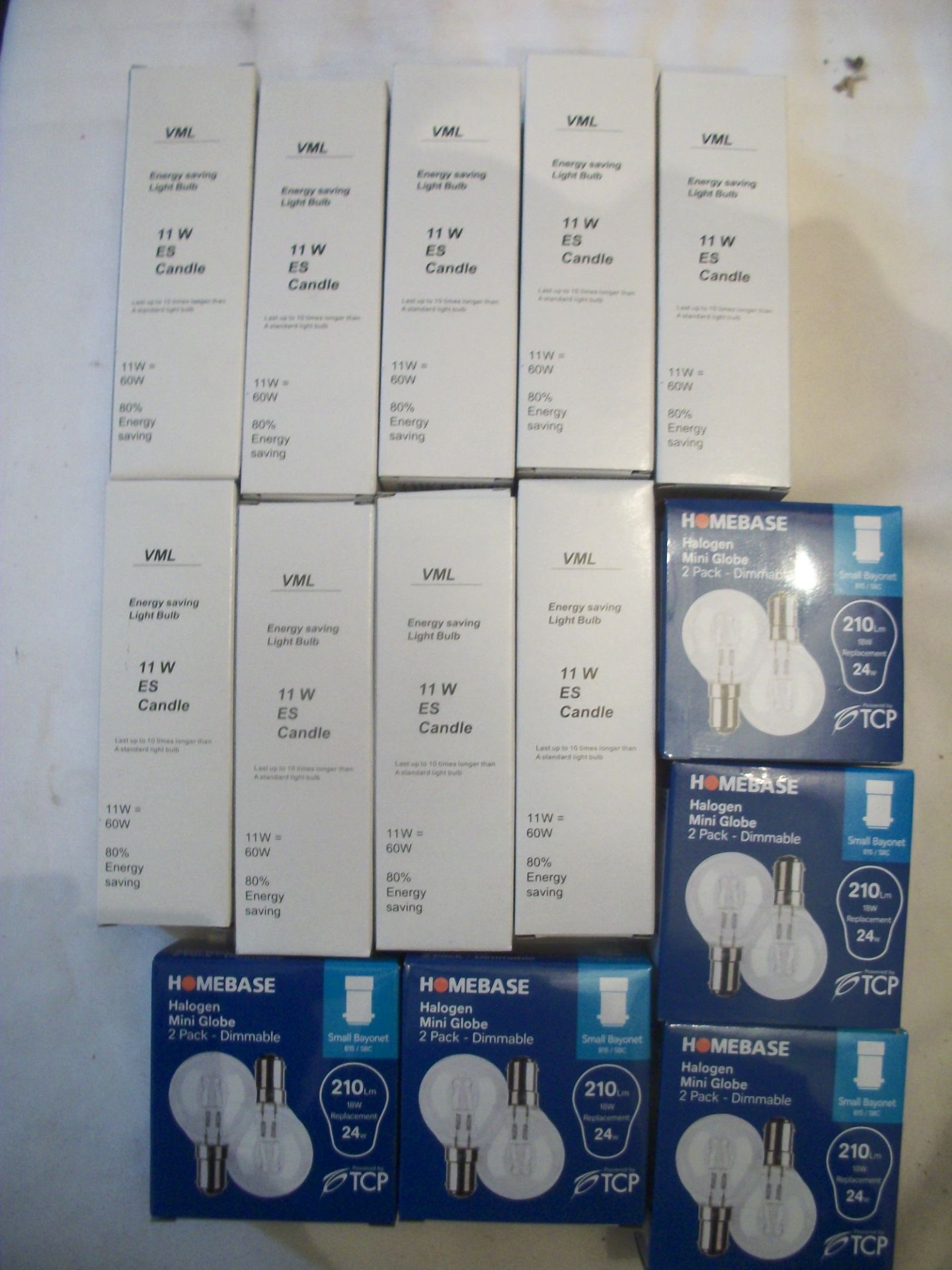 Excellent Lot of Lightbulbs