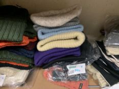 14 X BRAND NEW ELEMENT AND BILLABONG WINTER HATS TOTAL RRP £392